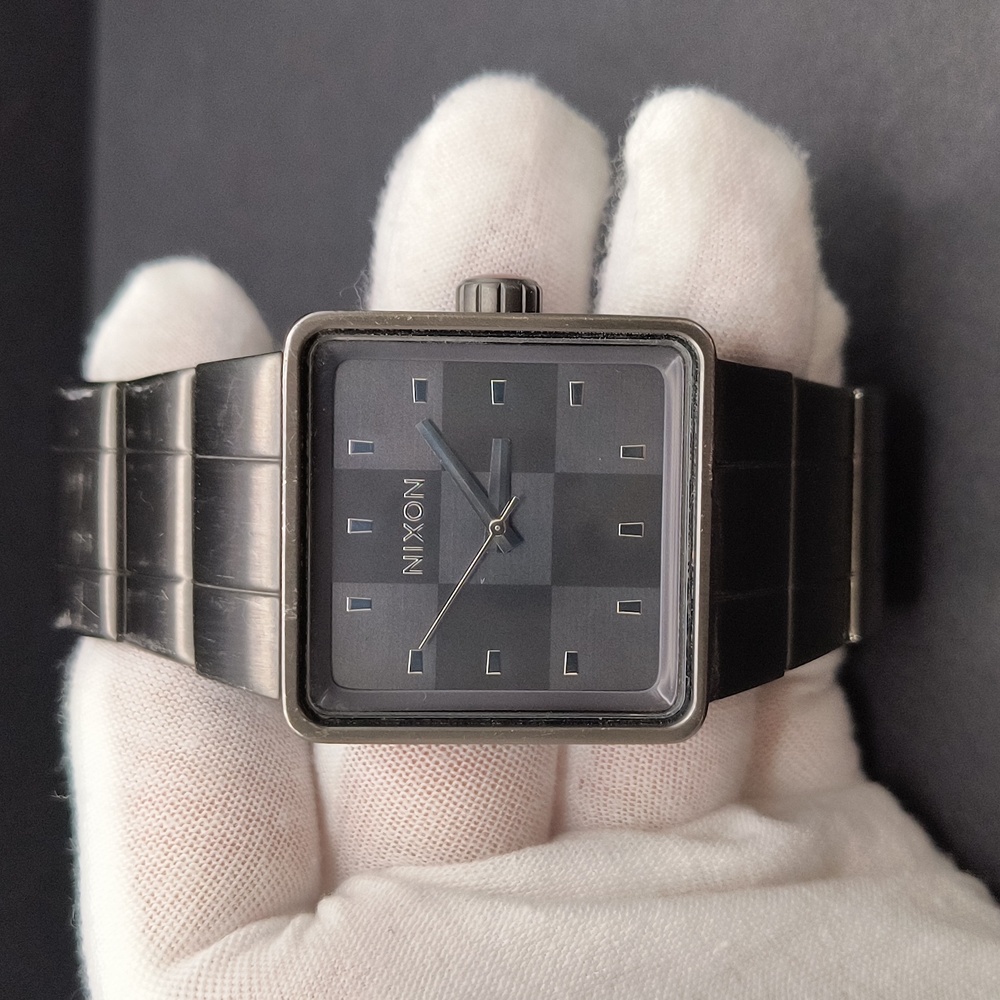 Nixon The Quatro "Full Throttle" ✨ Gun Metal